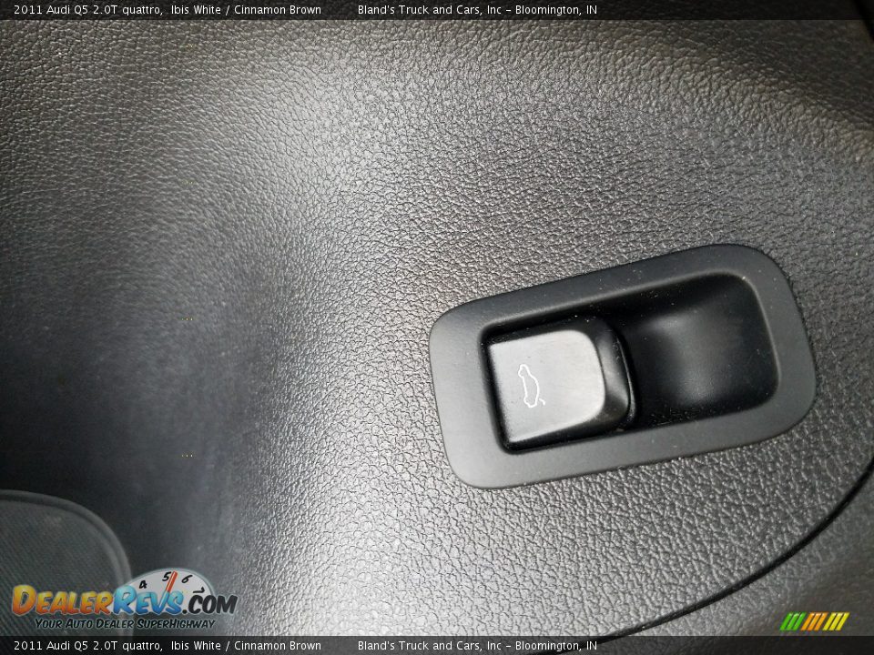 2011 Audi Q5 2.0T quattro Ibis White / Cinnamon Brown Photo #12
