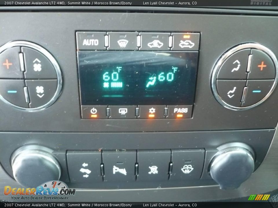 2007 Chevrolet Avalanche LTZ 4WD Summit White / Morocco Brown/Ebony Photo #36