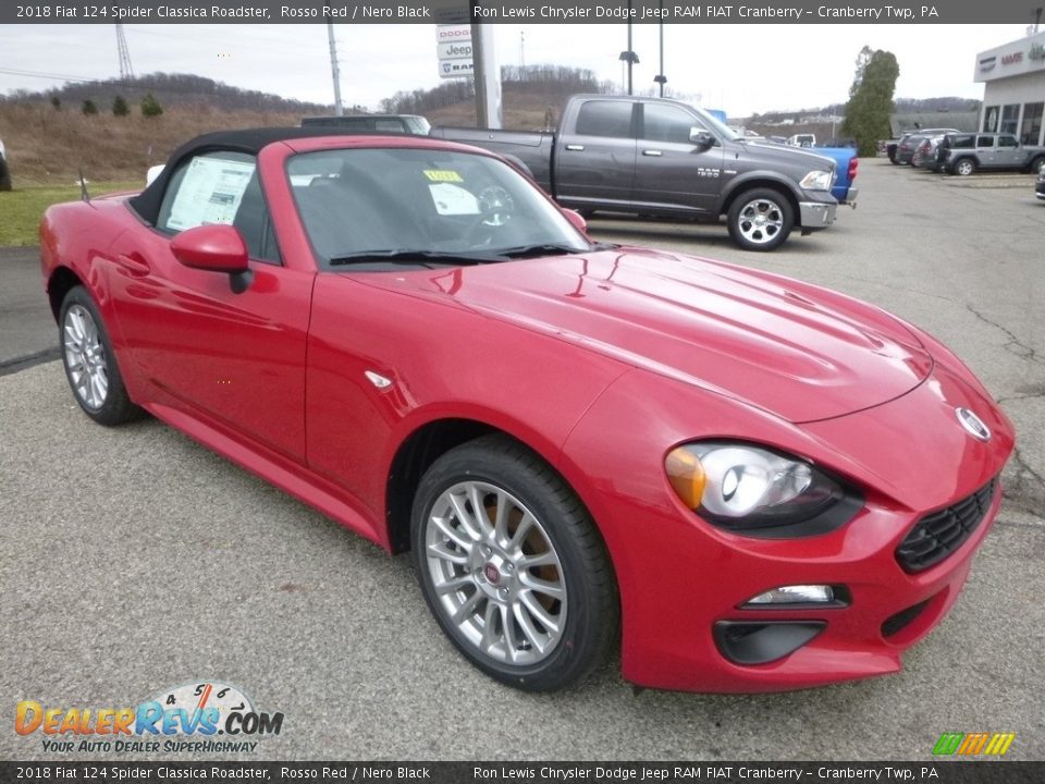 Front 3/4 View of 2018 Fiat 124 Spider Classica Roadster Photo #7