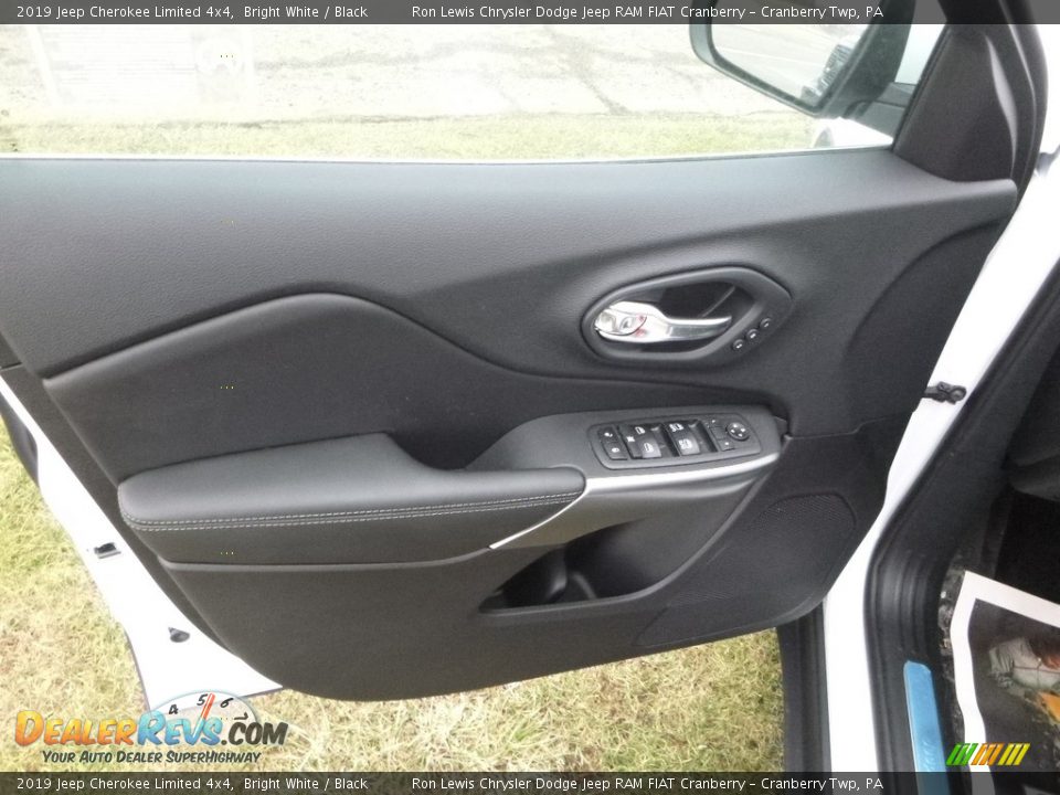 Door Panel of 2019 Jeep Cherokee Limited 4x4 Photo #13