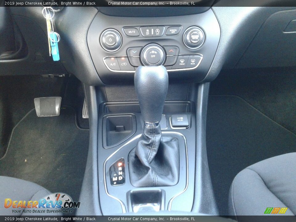 2019 Jeep Cherokee Latitude Bright White / Black Photo #16