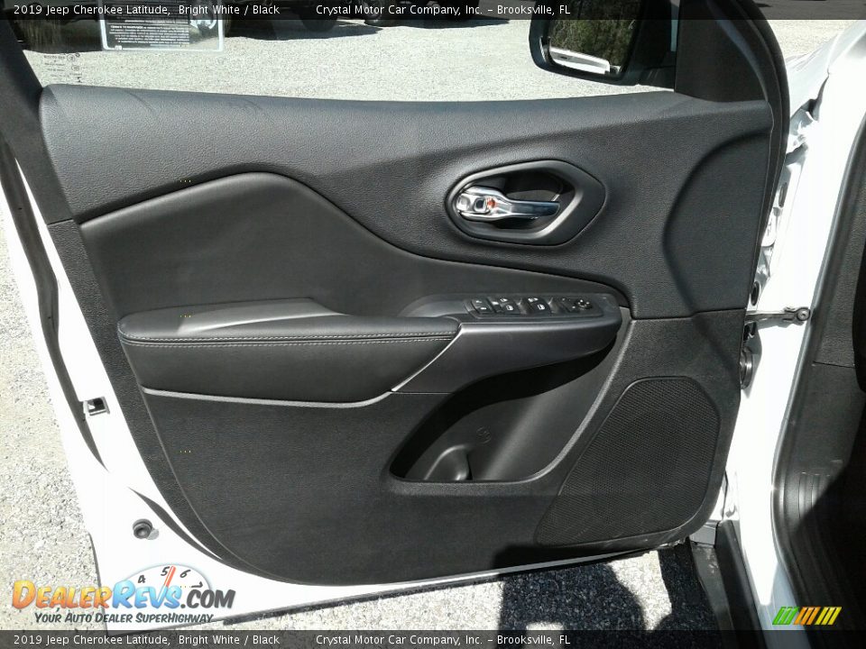 2019 Jeep Cherokee Latitude Bright White / Black Photo #17
