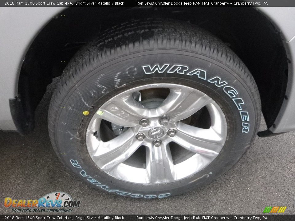 2018 Ram 1500 Sport Crew Cab 4x4 Bright Silver Metallic / Black Photo #9