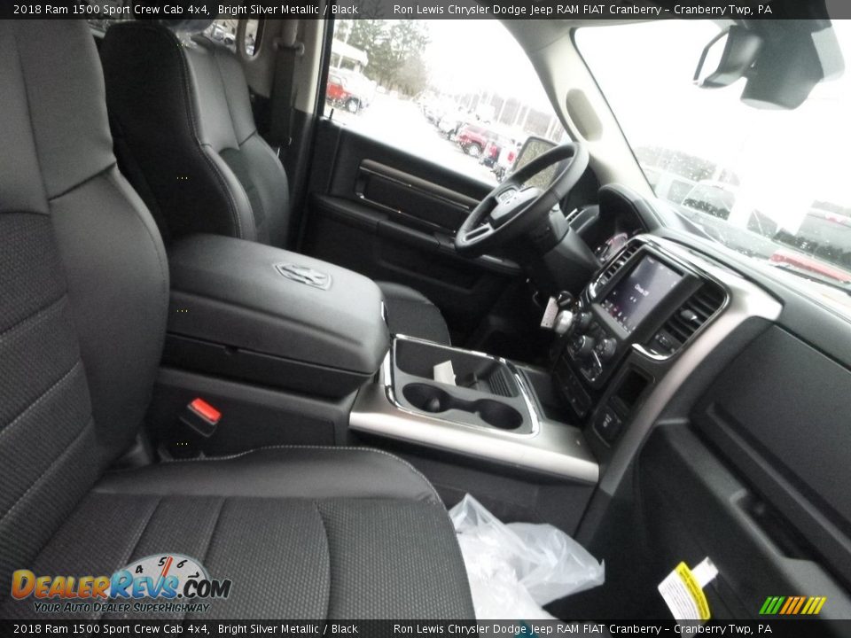 2018 Ram 1500 Sport Crew Cab 4x4 Bright Silver Metallic / Black Photo #10