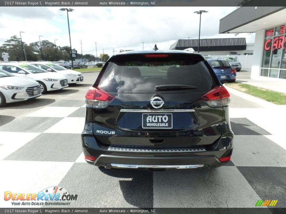 2017 Nissan Rogue S Magnetic Black / Almond Photo #4