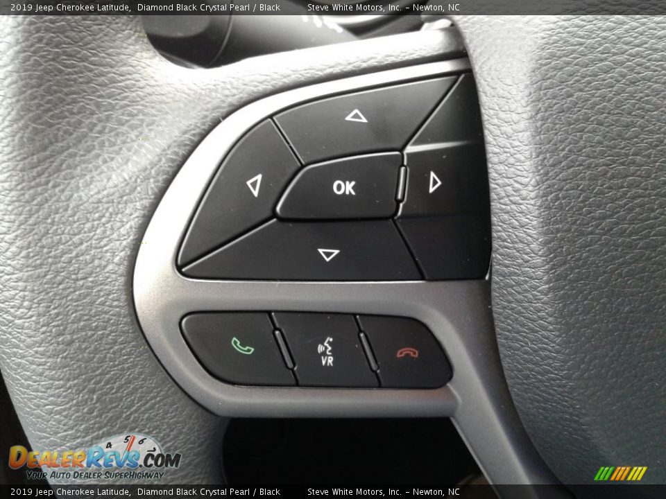 2019 Jeep Cherokee Latitude Diamond Black Crystal Pearl / Black Photo #15