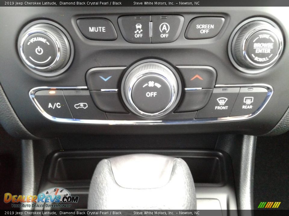 2019 Jeep Cherokee Latitude Diamond Black Crystal Pearl / Black Photo #23
