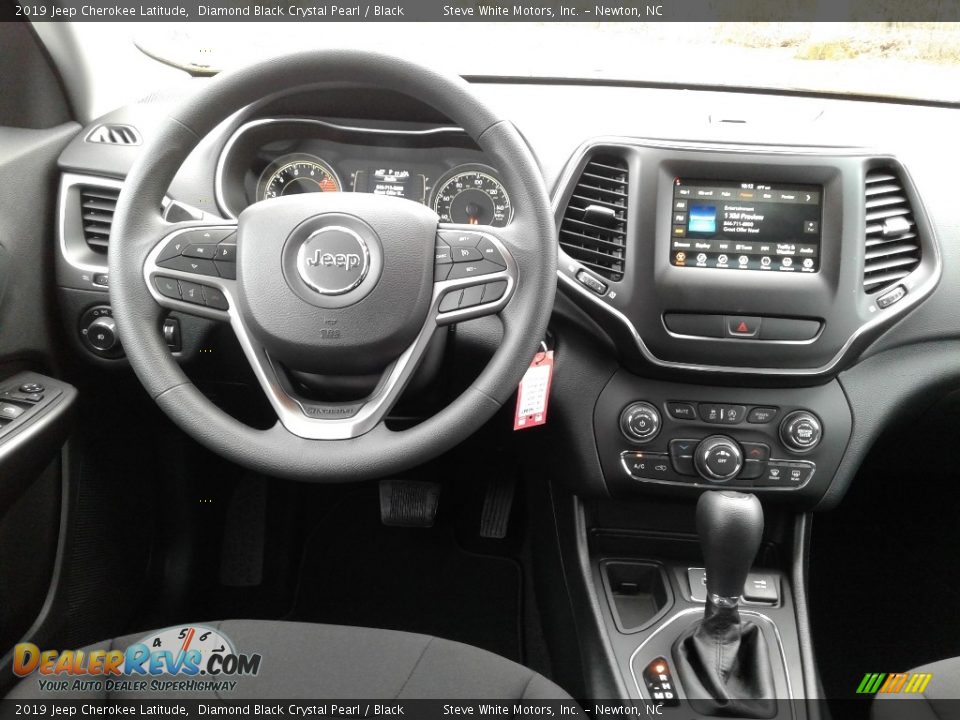 2019 Jeep Cherokee Latitude Diamond Black Crystal Pearl / Black Photo #26