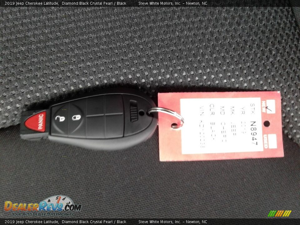2019 Jeep Cherokee Latitude Diamond Black Crystal Pearl / Black Photo #27