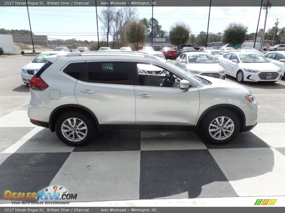 2017 Nissan Rogue SV Brilliant Silver / Charcoal Photo #3
