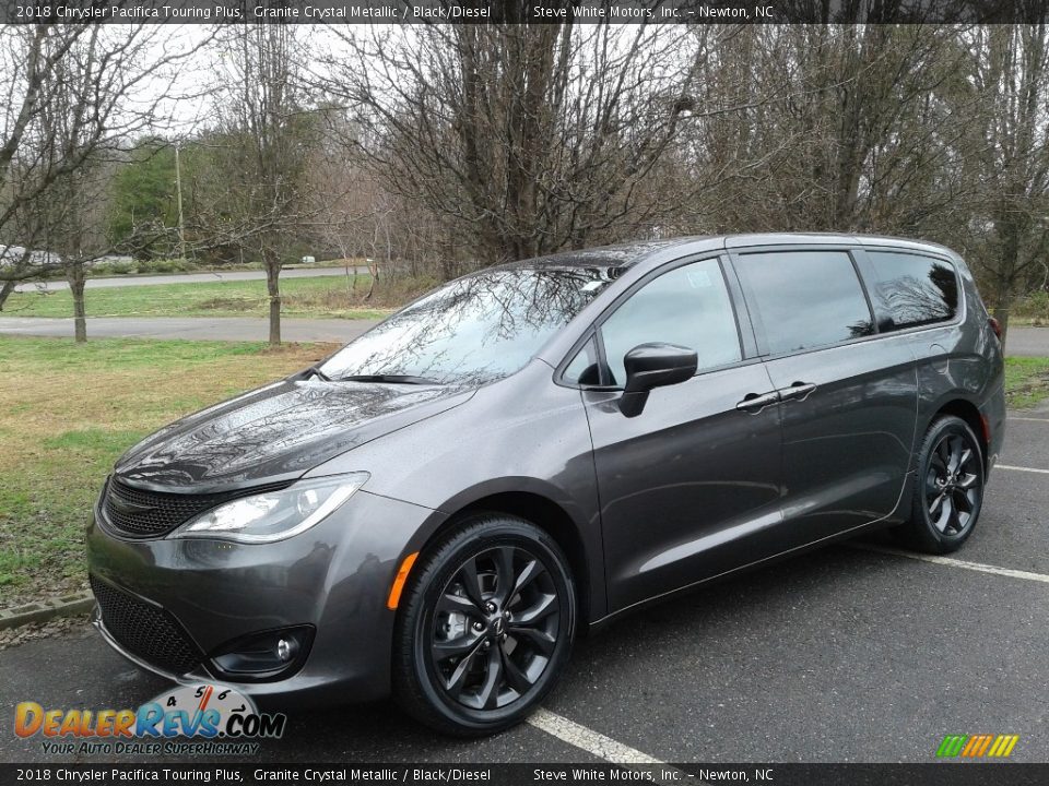 Front 3/4 View of 2018 Chrysler Pacifica Touring Plus Photo #2