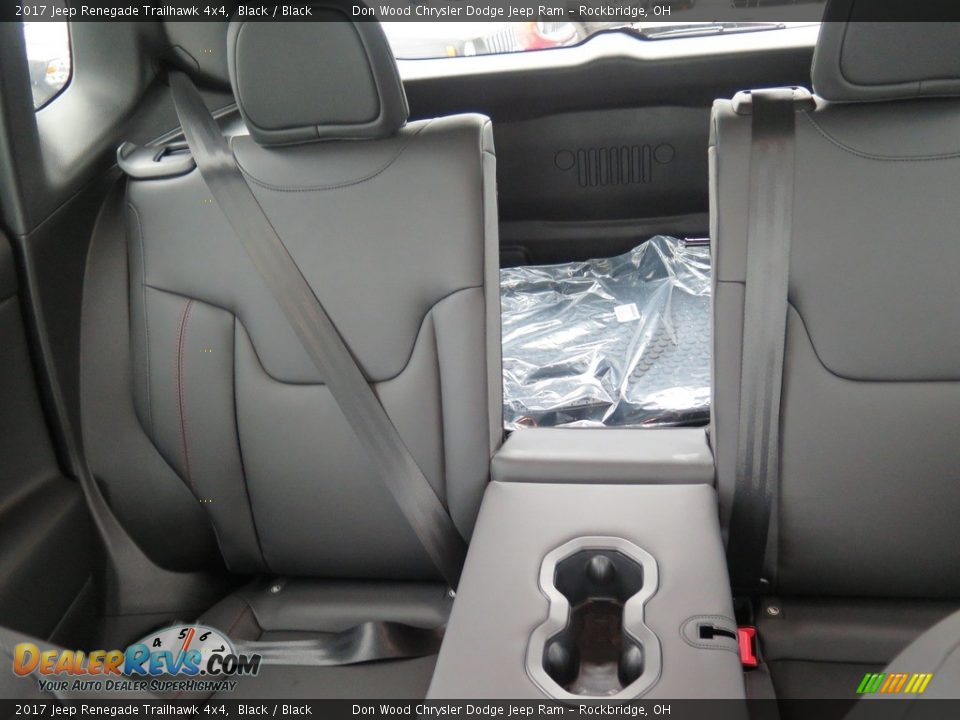 2017 Jeep Renegade Trailhawk 4x4 Black / Black Photo #19