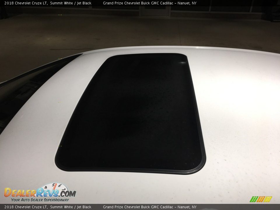 2018 Chevrolet Cruze LT Summit White / Jet Black Photo #12