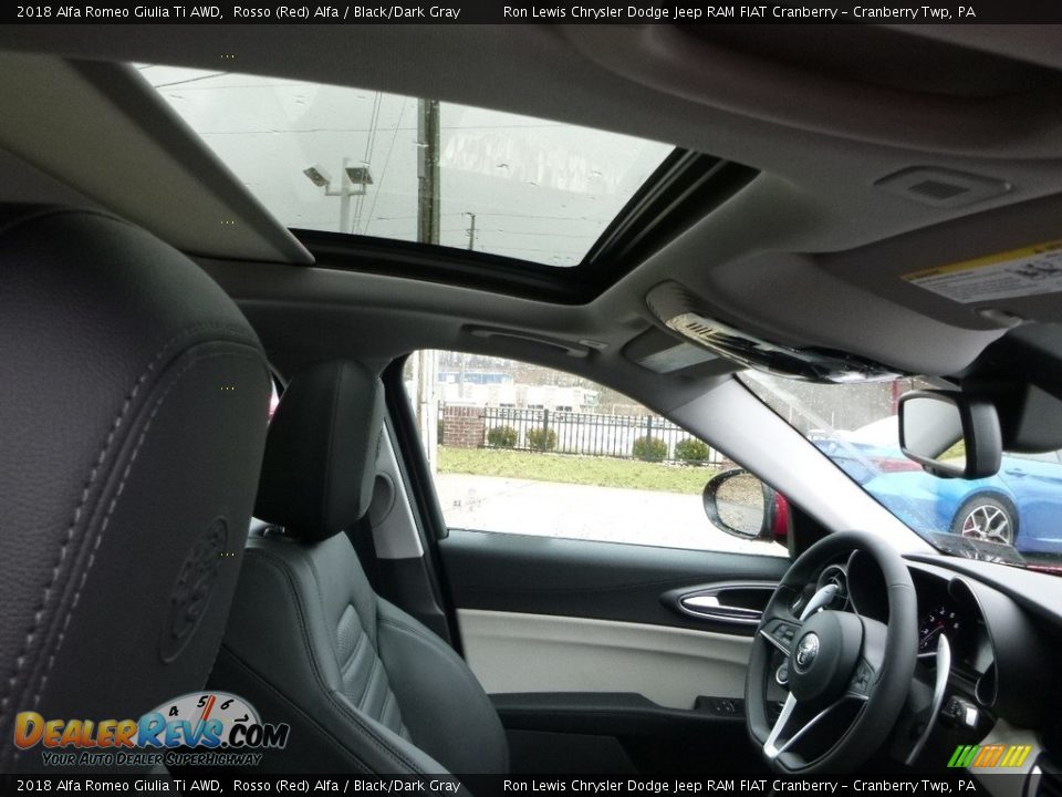 2018 Alfa Romeo Giulia Ti AWD Rosso (Red) Alfa / Black/Dark Gray Photo #16