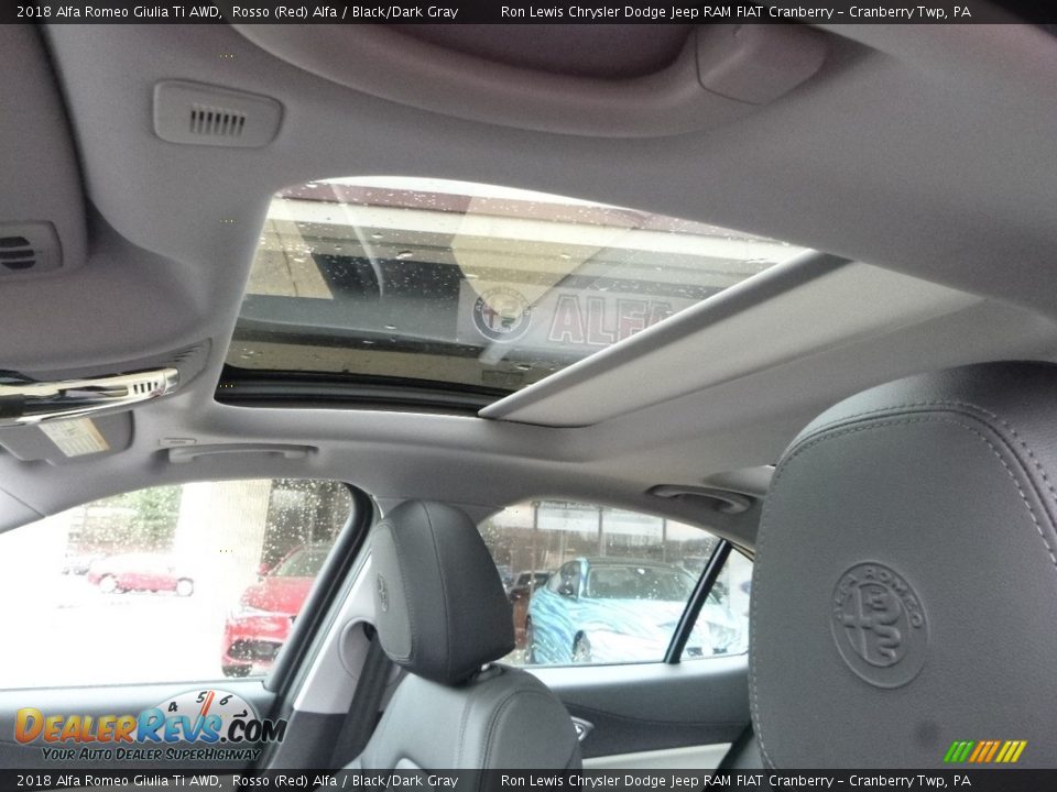 2018 Alfa Romeo Giulia Ti AWD Rosso (Red) Alfa / Black/Dark Gray Photo #23
