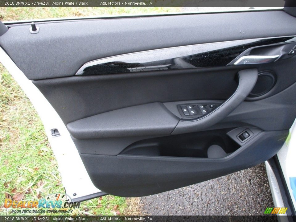 2018 BMW X1 xDrive28i Alpine White / Black Photo #12