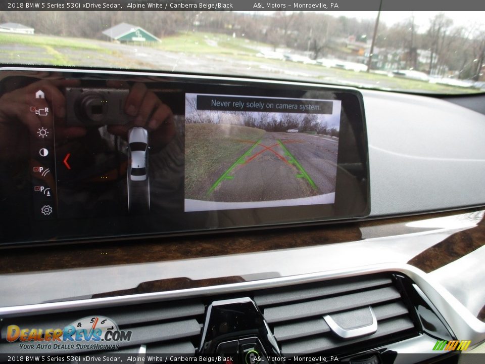 2018 BMW 5 Series 530i xDrive Sedan Alpine White / Canberra Beige/Black Photo #17