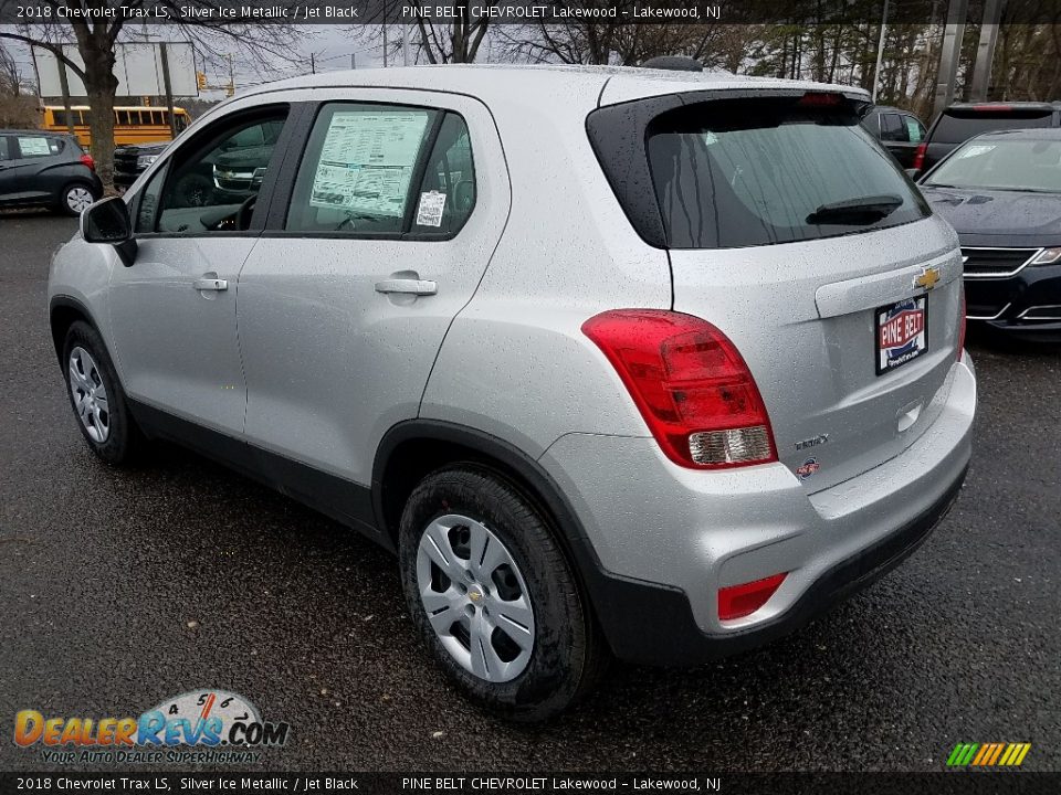 2018 Chevrolet Trax LS Silver Ice Metallic / Jet Black Photo #4