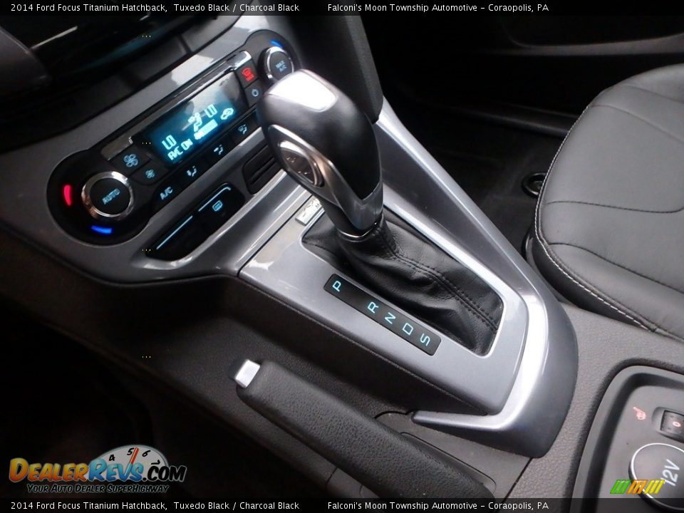 2014 Ford Focus Titanium Hatchback Tuxedo Black / Charcoal Black Photo #21