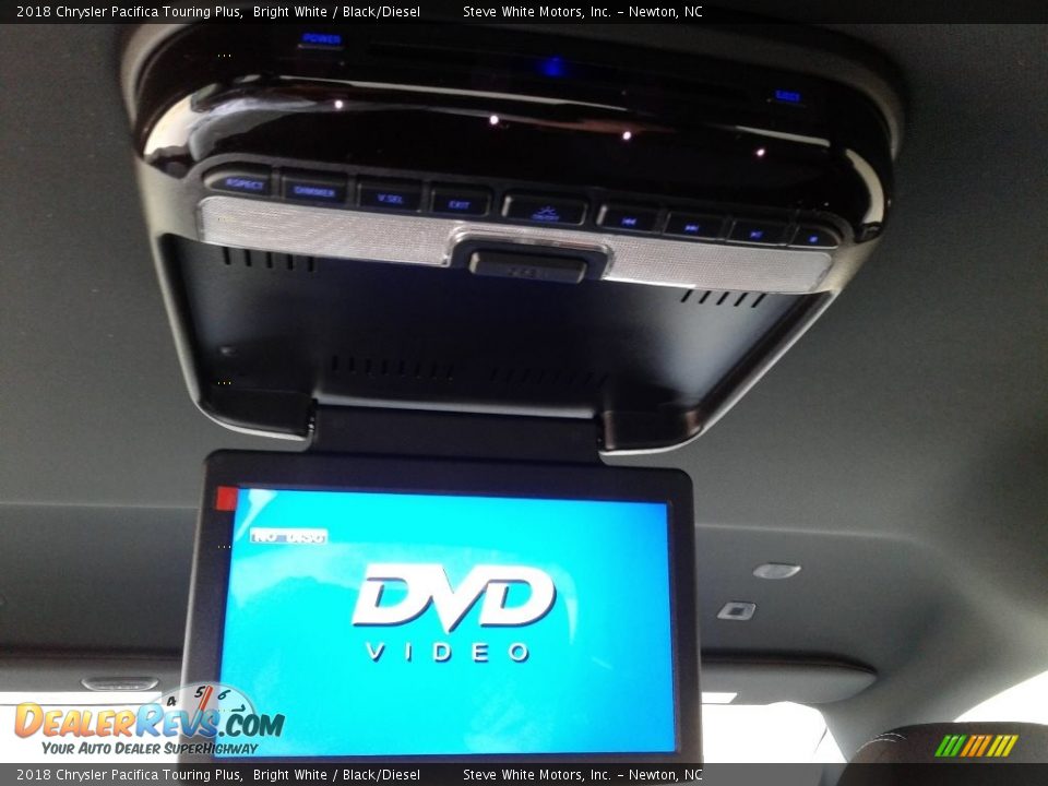 Entertainment System of 2018 Chrysler Pacifica Touring Plus Photo #34