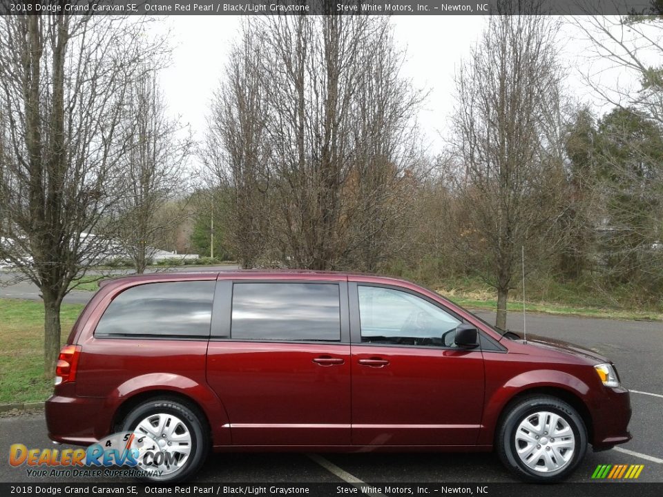 2018 Dodge Grand Caravan SE Octane Red Pearl / Black/Light Graystone Photo #5