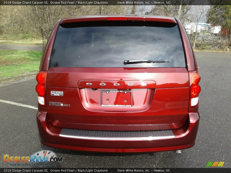 2018 Dodge Grand Caravan SE Octane Red Pearl / Black/Light Graystone Photo #7