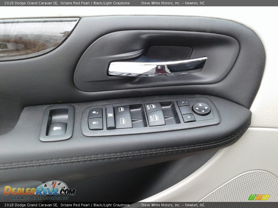 2018 Dodge Grand Caravan SE Octane Red Pearl / Black/Light Graystone Photo #10