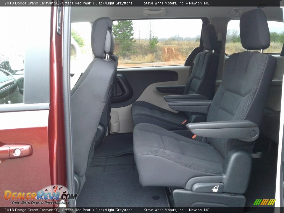 2018 Dodge Grand Caravan SE Octane Red Pearl / Black/Light Graystone Photo #12