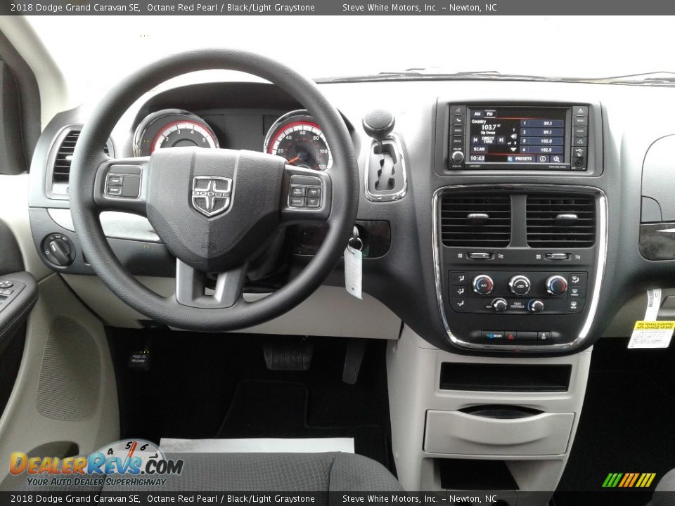 2018 Dodge Grand Caravan SE Octane Red Pearl / Black/Light Graystone Photo #28