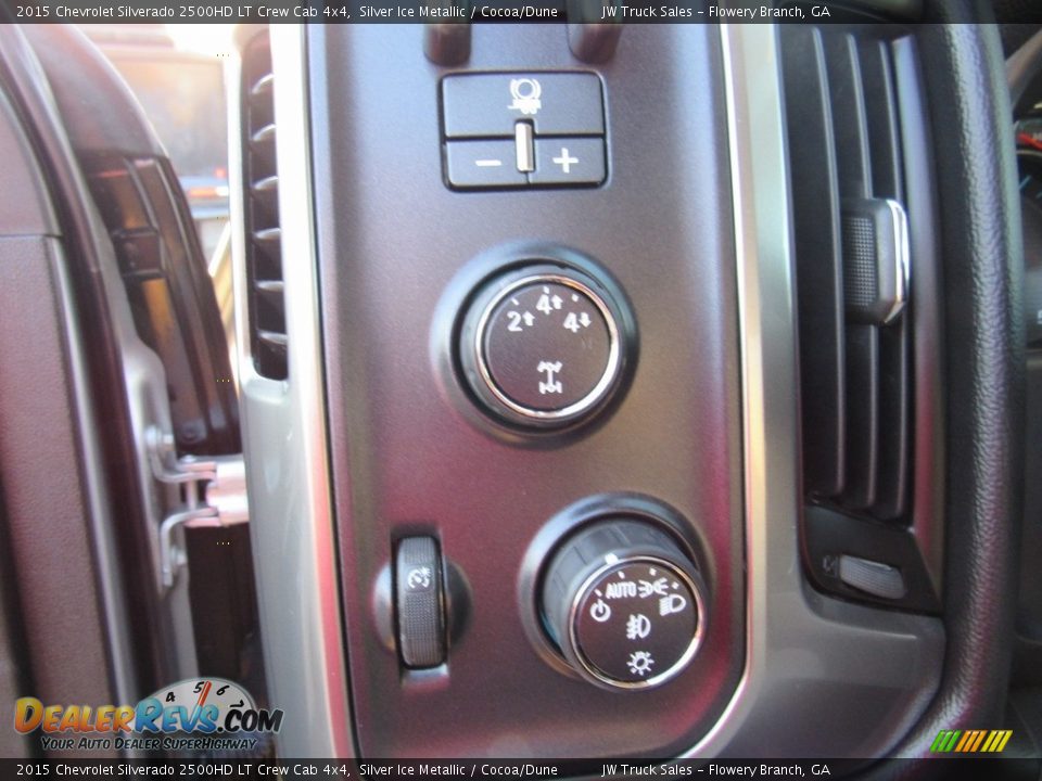 2015 Chevrolet Silverado 2500HD LT Crew Cab 4x4 Silver Ice Metallic / Cocoa/Dune Photo #20