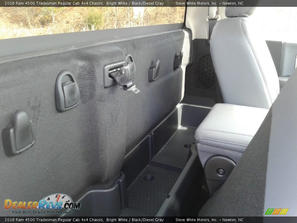 2018 Ram 4500 Tradesman Regular Cab 4x4 Chassis Bright White / Black/Diesel Gray Photo #11