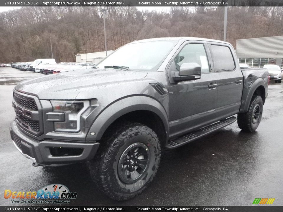 Front 3/4 View of 2018 Ford F150 SVT Raptor SuperCrew 4x4 Photo #5