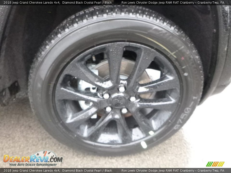 2018 Jeep Grand Cherokee Laredo 4x4 Diamond Black Crystal Pearl / Black Photo #9