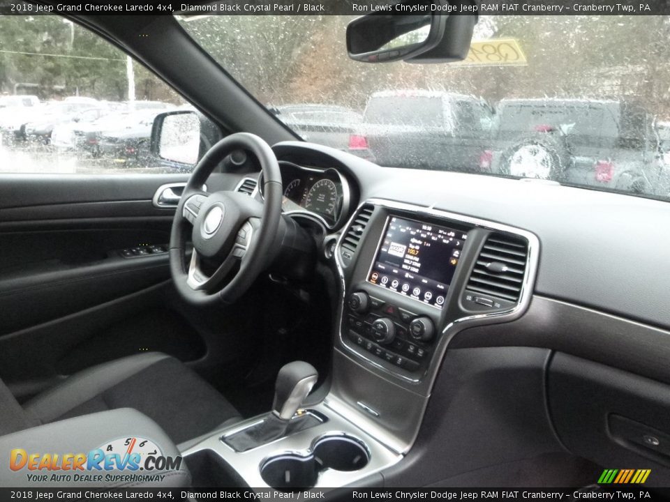 2018 Jeep Grand Cherokee Laredo 4x4 Diamond Black Crystal Pearl / Black Photo #11