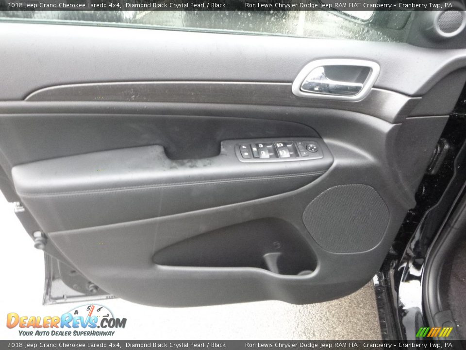 2018 Jeep Grand Cherokee Laredo 4x4 Diamond Black Crystal Pearl / Black Photo #14