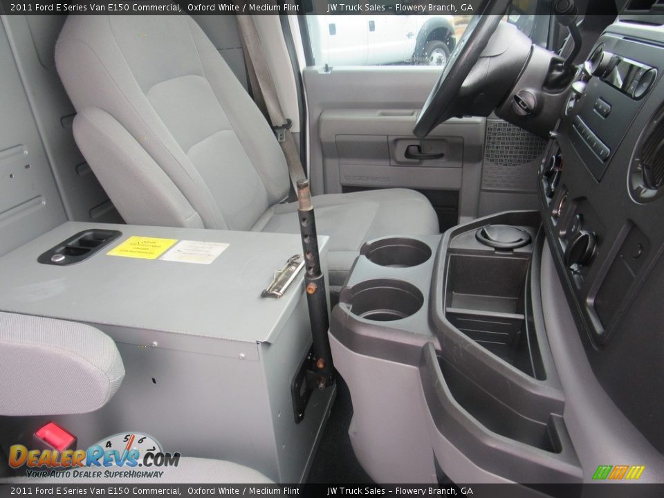 2011 Ford E Series Van E150 Commercial Oxford White / Medium Flint Photo #23