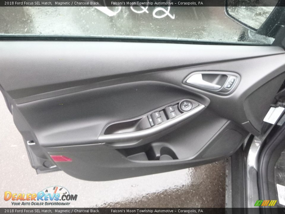 2018 Ford Focus SEL Hatch Magnetic / Charcoal Black Photo #10