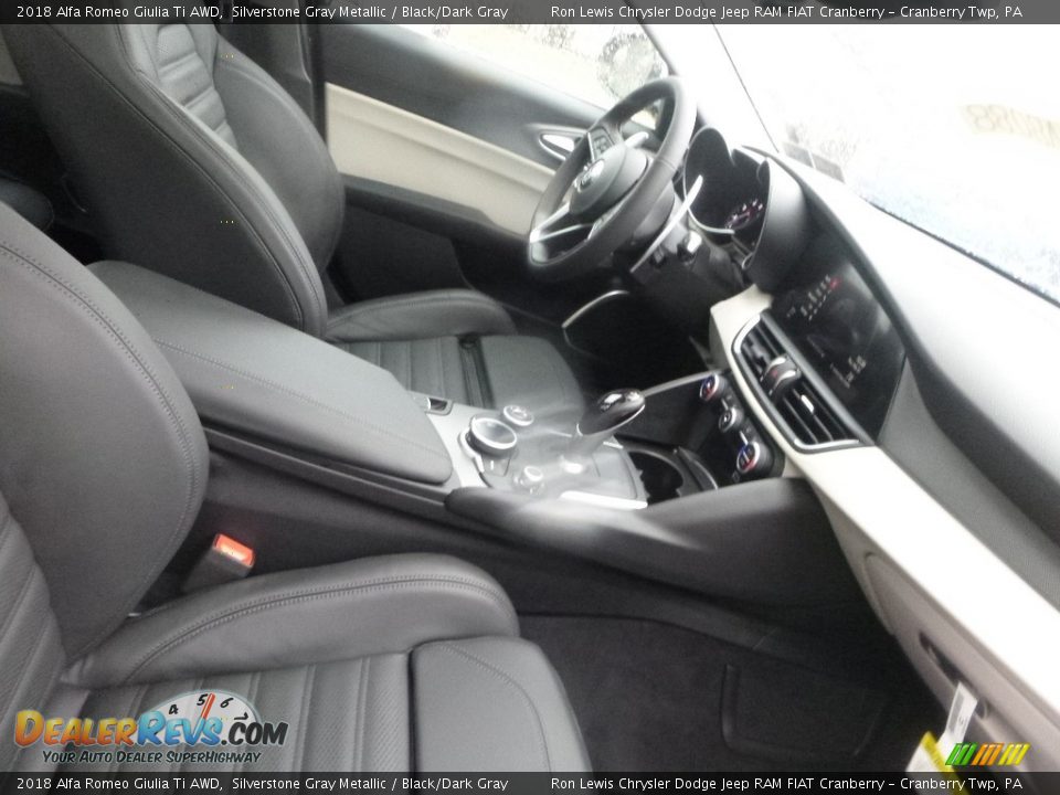 2018 Alfa Romeo Giulia Ti AWD Silverstone Gray Metallic / Black/Dark Gray Photo #14