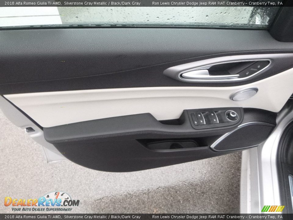 2018 Alfa Romeo Giulia Ti AWD Silverstone Gray Metallic / Black/Dark Gray Photo #18