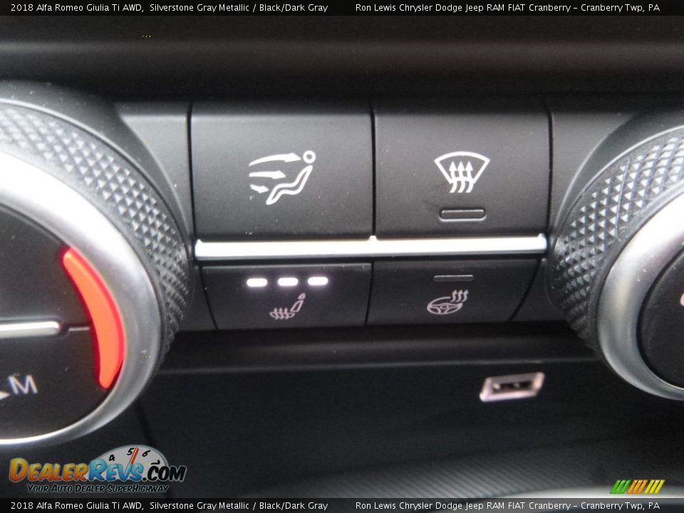 2018 Alfa Romeo Giulia Ti AWD Silverstone Gray Metallic / Black/Dark Gray Photo #24