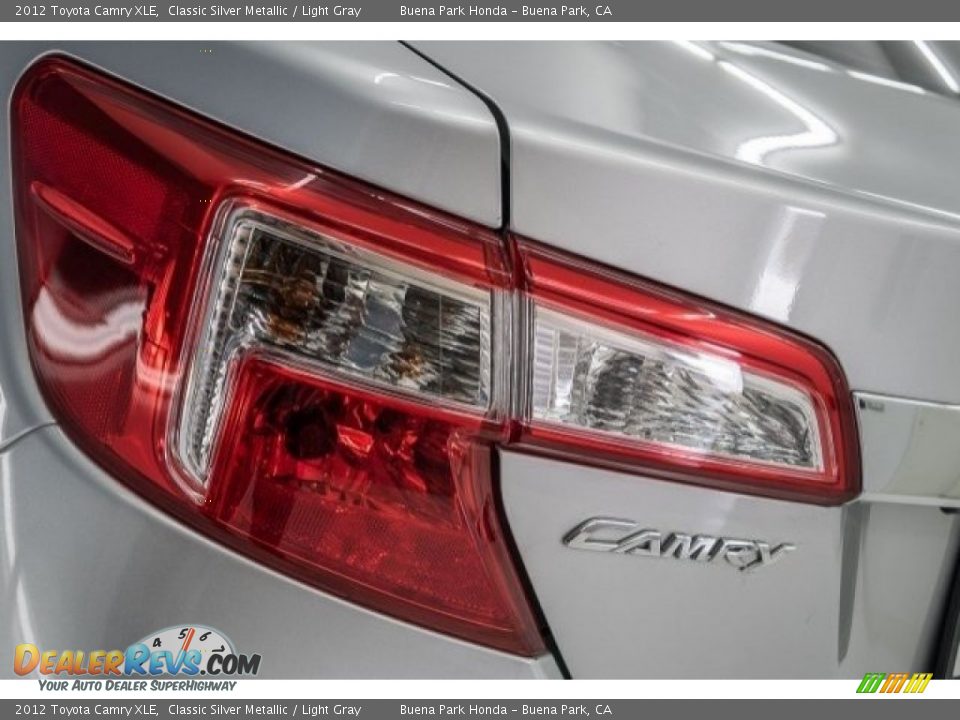 2012 Toyota Camry XLE Classic Silver Metallic / Light Gray Photo #20