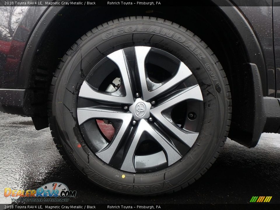 2018 Toyota RAV4 LE Magnetic Gray Metallic / Black Photo #5