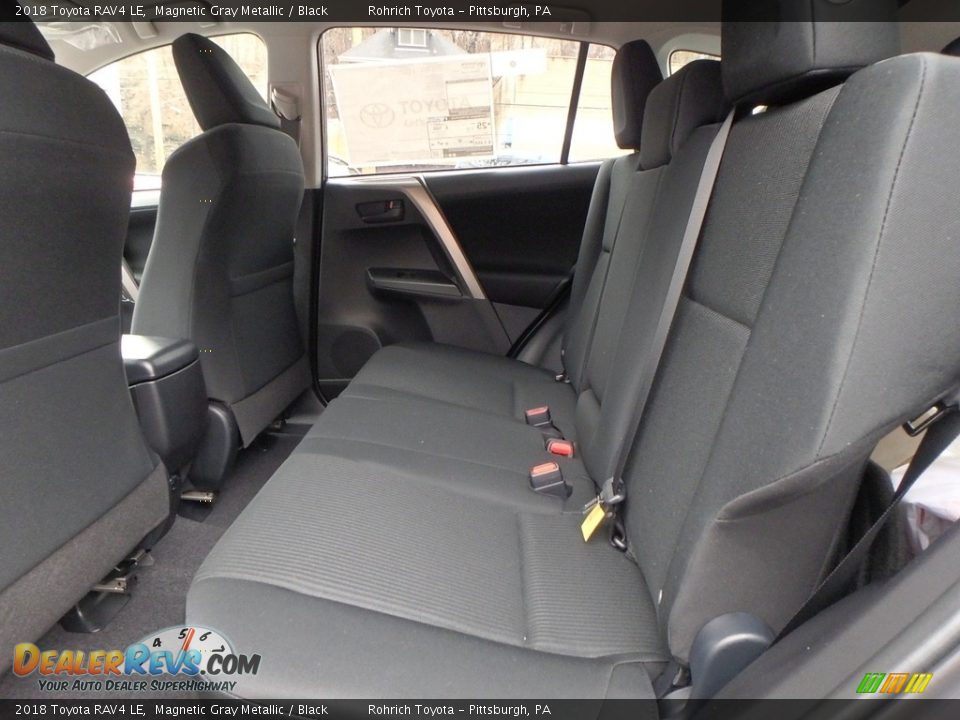 2018 Toyota RAV4 LE Magnetic Gray Metallic / Black Photo #7