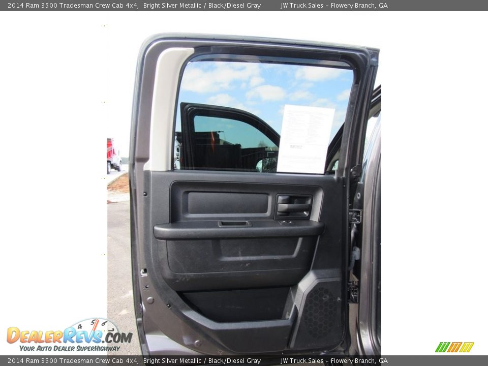 2014 Ram 3500 Tradesman Crew Cab 4x4 Bright Silver Metallic / Black/Diesel Gray Photo #25