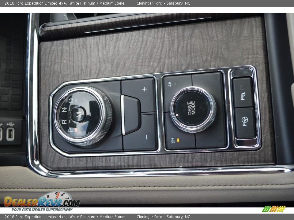 Controls of 2018 Ford Expedition Limited 4x4 Photo #20