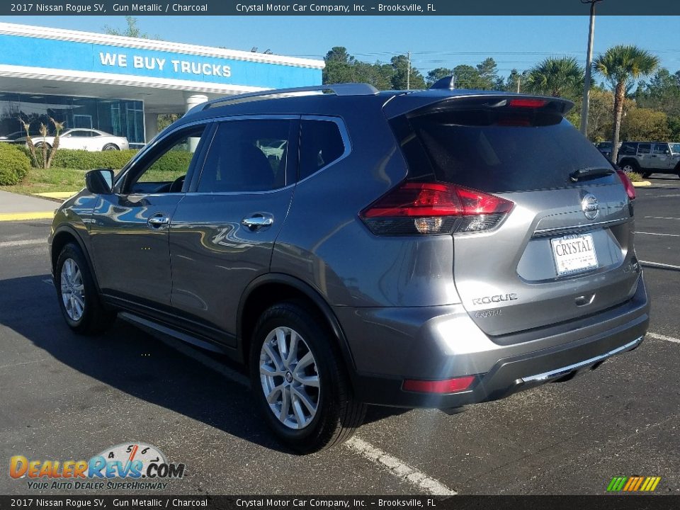 2017 Nissan Rogue SV Gun Metallic / Charcoal Photo #3
