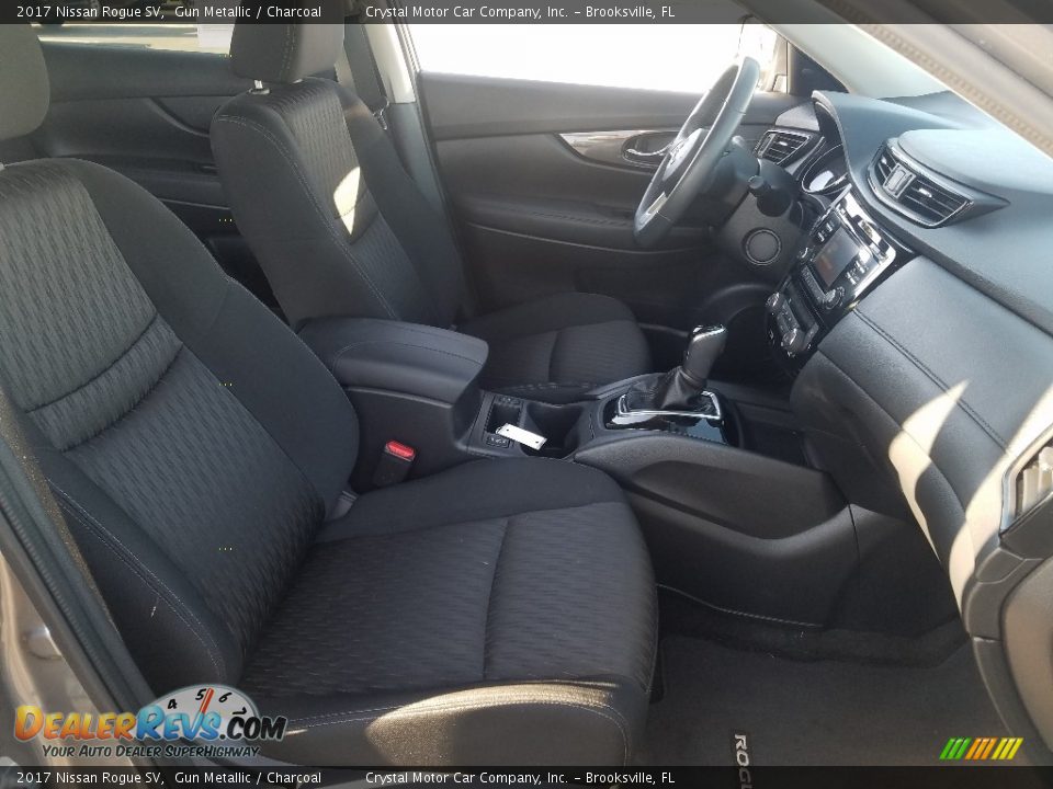 2017 Nissan Rogue SV Gun Metallic / Charcoal Photo #12