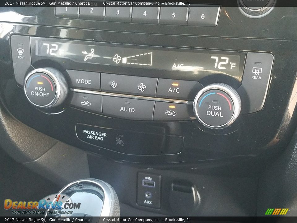 2017 Nissan Rogue SV Gun Metallic / Charcoal Photo #16