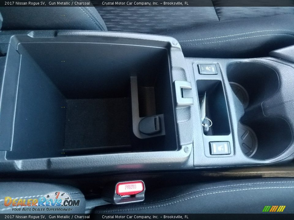2017 Nissan Rogue SV Gun Metallic / Charcoal Photo #18