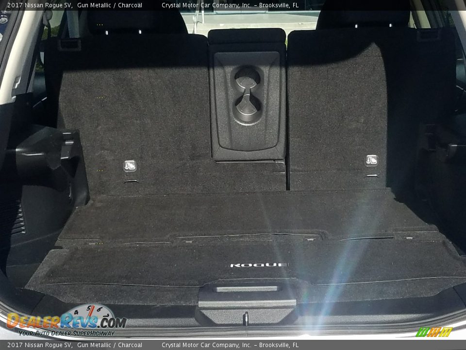 2017 Nissan Rogue SV Gun Metallic / Charcoal Photo #19